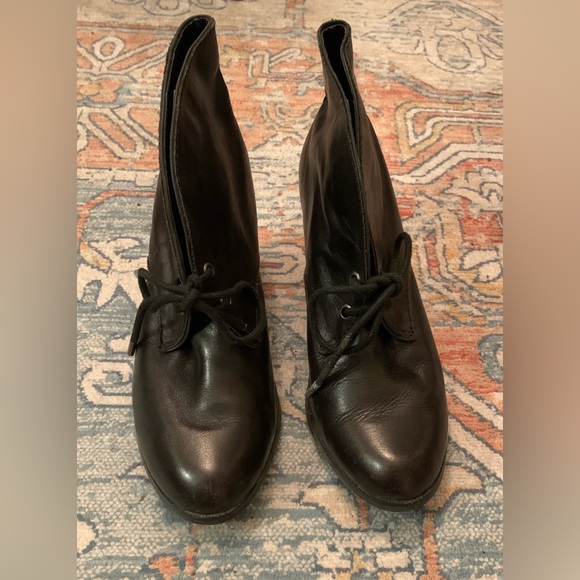 G.H. Bass & Co. black leather booties. Size 6. Excellent condition. - Picture 4 of 6